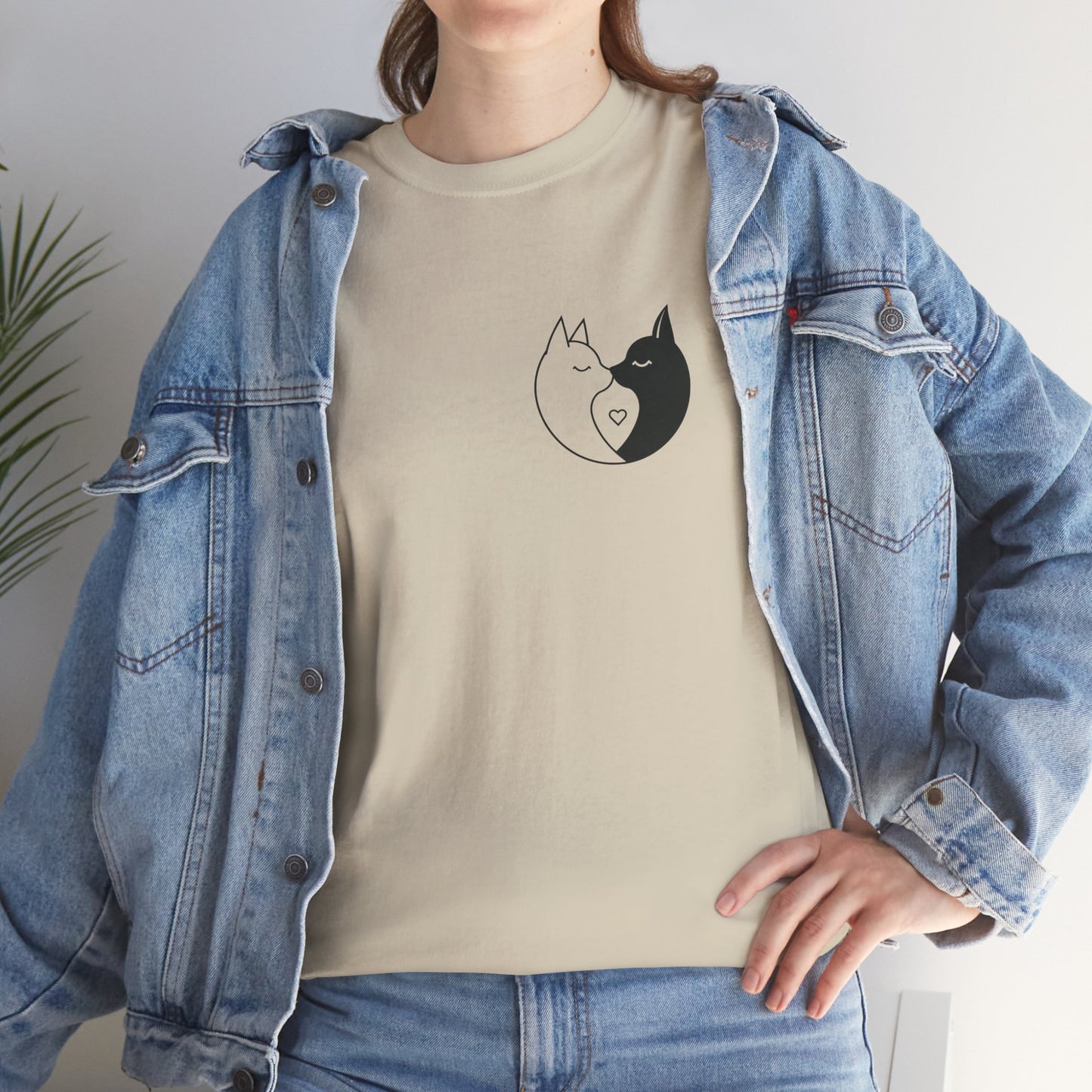 Yin-Yang Cat Love T-Shirt – Minimalistisches Valentinstagsgeschenk für Paare &amp; Katzenliebhaber