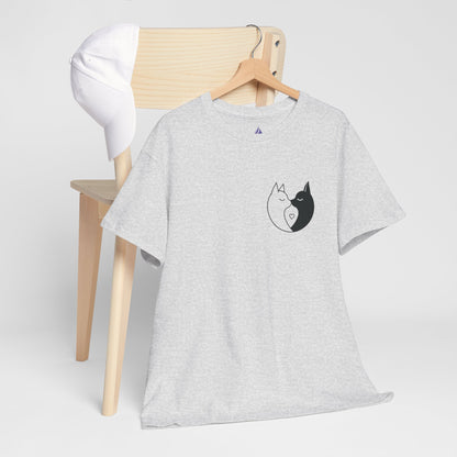 Yin-Yang Cat Love T-Shirt – Minimalistisches Valentinstagsgeschenk für Paare &amp; Katzenliebhaber