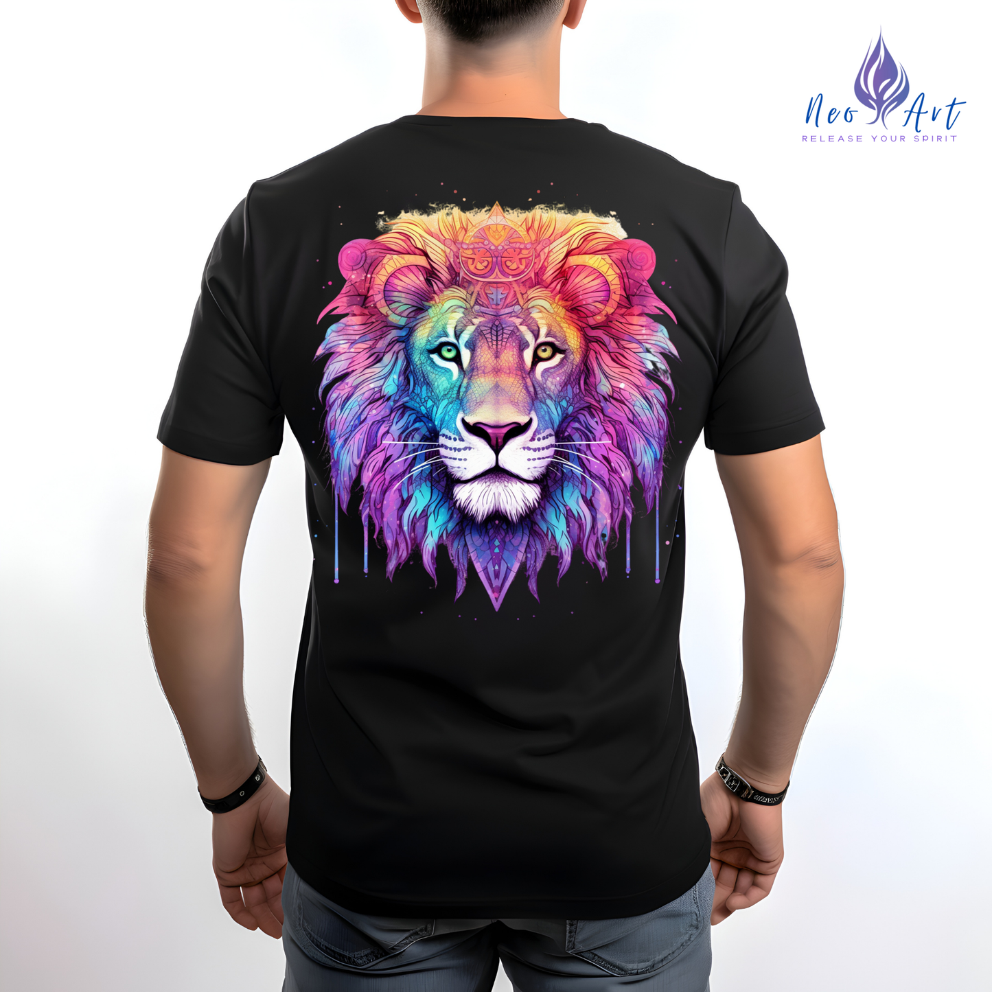 Das "Dreamscape Lion" T-Shirt